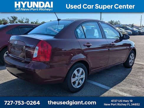 Used 2009 Hyundai Accent GLS w/ Premium Pkg 6 FWD image 2