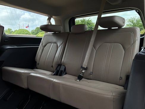 Used 2024 Ford Expedition Max Limited AWD/4WD image 13