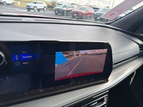 New 2026 Chevrolet Traverse LT w/ Sun and Wheel Package image 15