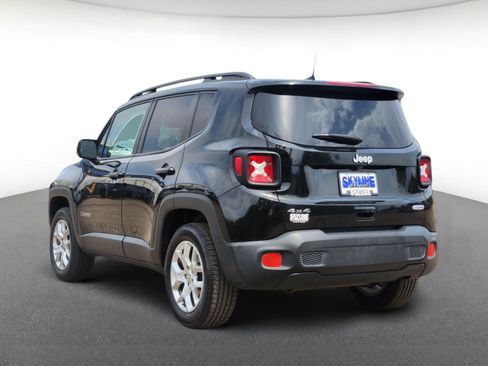 Used 2018 Jeep Renegade Latitude AWD/4WD image 4