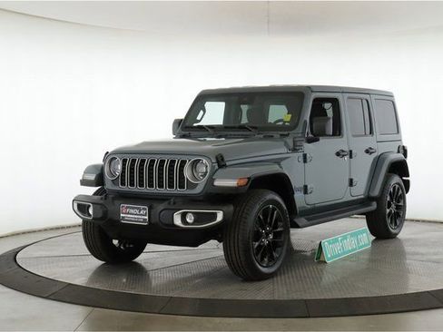 Used 2025 Jeep Wrangler Unlimited Sahara image 10