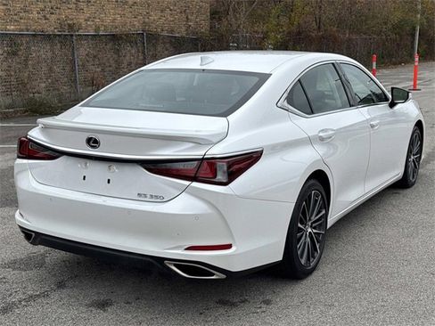 Certified 2023 Lexus ES 350 w/ Premium Package image 5