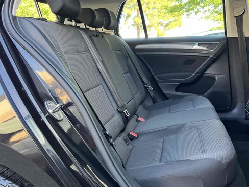 Used 2019 Volkswagen e-Golf SE w/ Driver Assistance Package FWD image 39