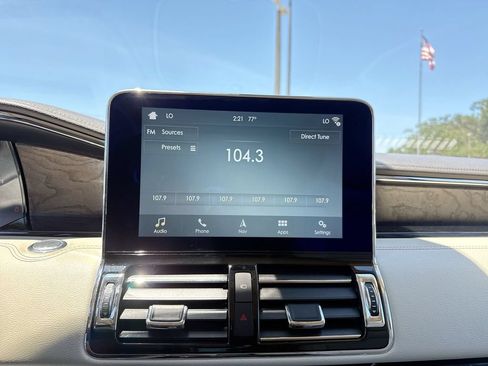 Used 2019 Lincoln Navigator Reserve AWD/4WD image 26