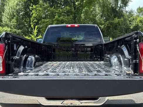 Used 2024 RAM 2500 Tradesman w/ Chrome Appearance Group AWD/4WD image 23