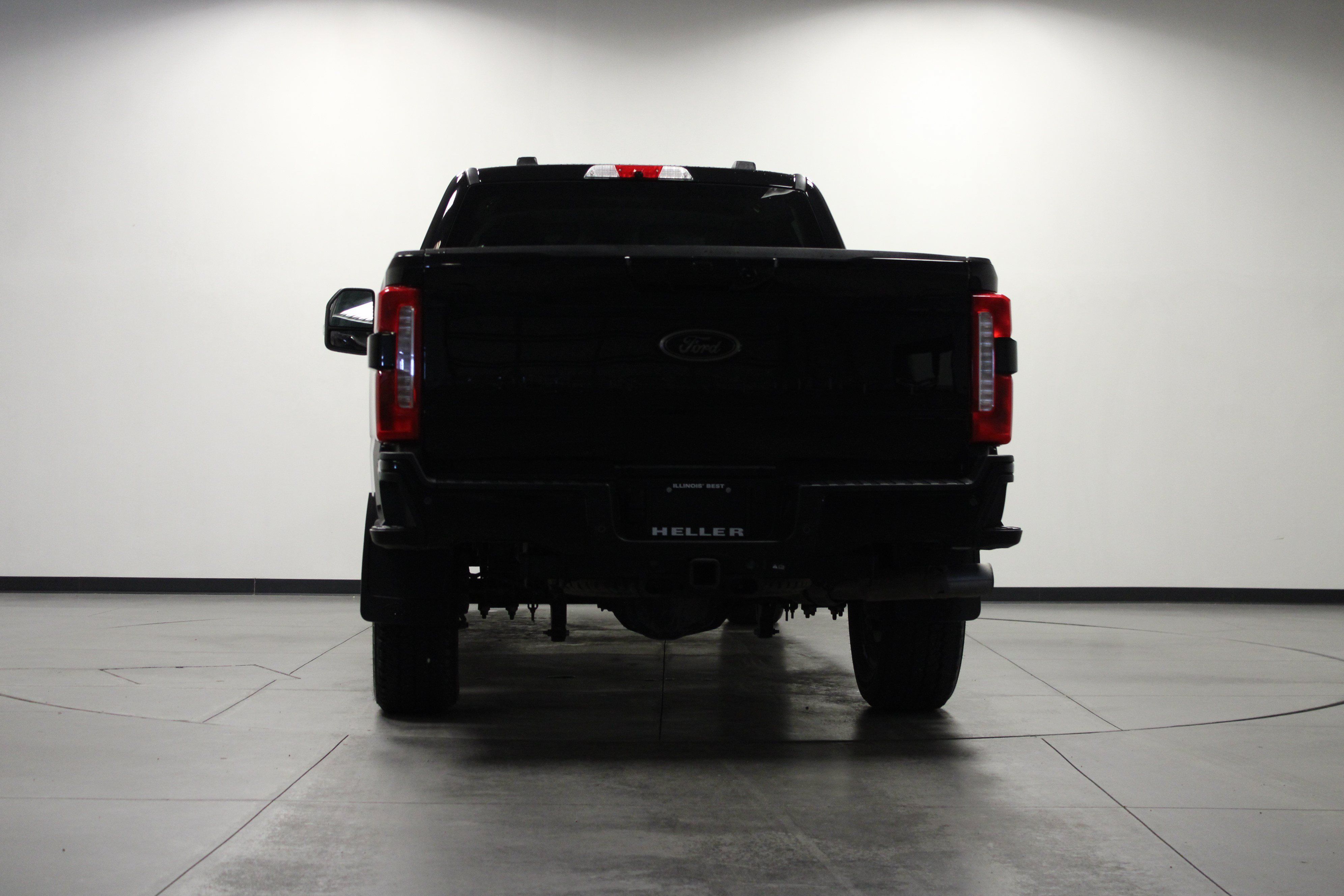 Used 2025 Ford F250 Lariat w/ Black Appearance Package AWD/4WD image 5