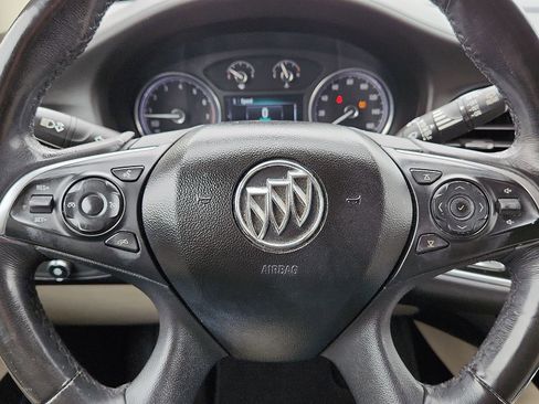 Used 2019 Buick Enclave Essence image 24