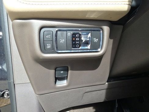 Used 2022 Lincoln Nautilus FWD w/ Premium Package image 15