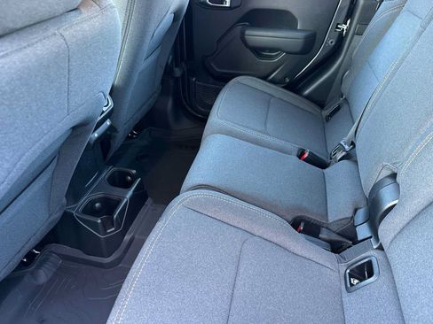 New 2026 Jeep Gladiator Sport AWD/4WD image 9