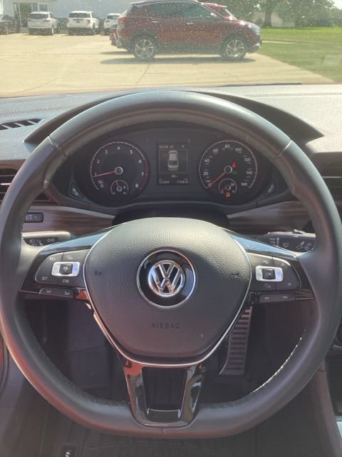 Used 2022 Volkswagen Passat 2.0T FWD image 13