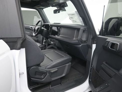 Used 2025 Ford Bronco Badlands AWD/4WD image 17