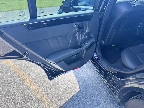 Used 2010 Mercedes-Benz E 63 AMG Sedan image 5