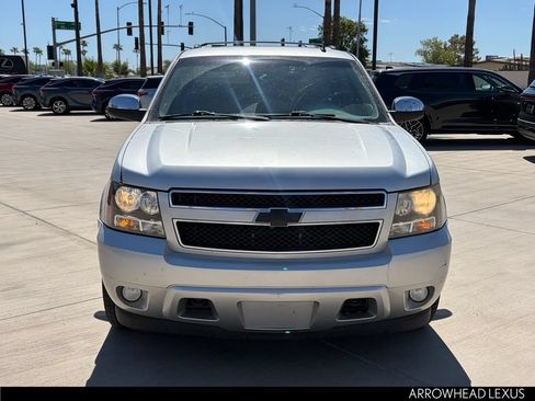 Used 2012 Chevrolet Suburban LT AWD/4WD image 8