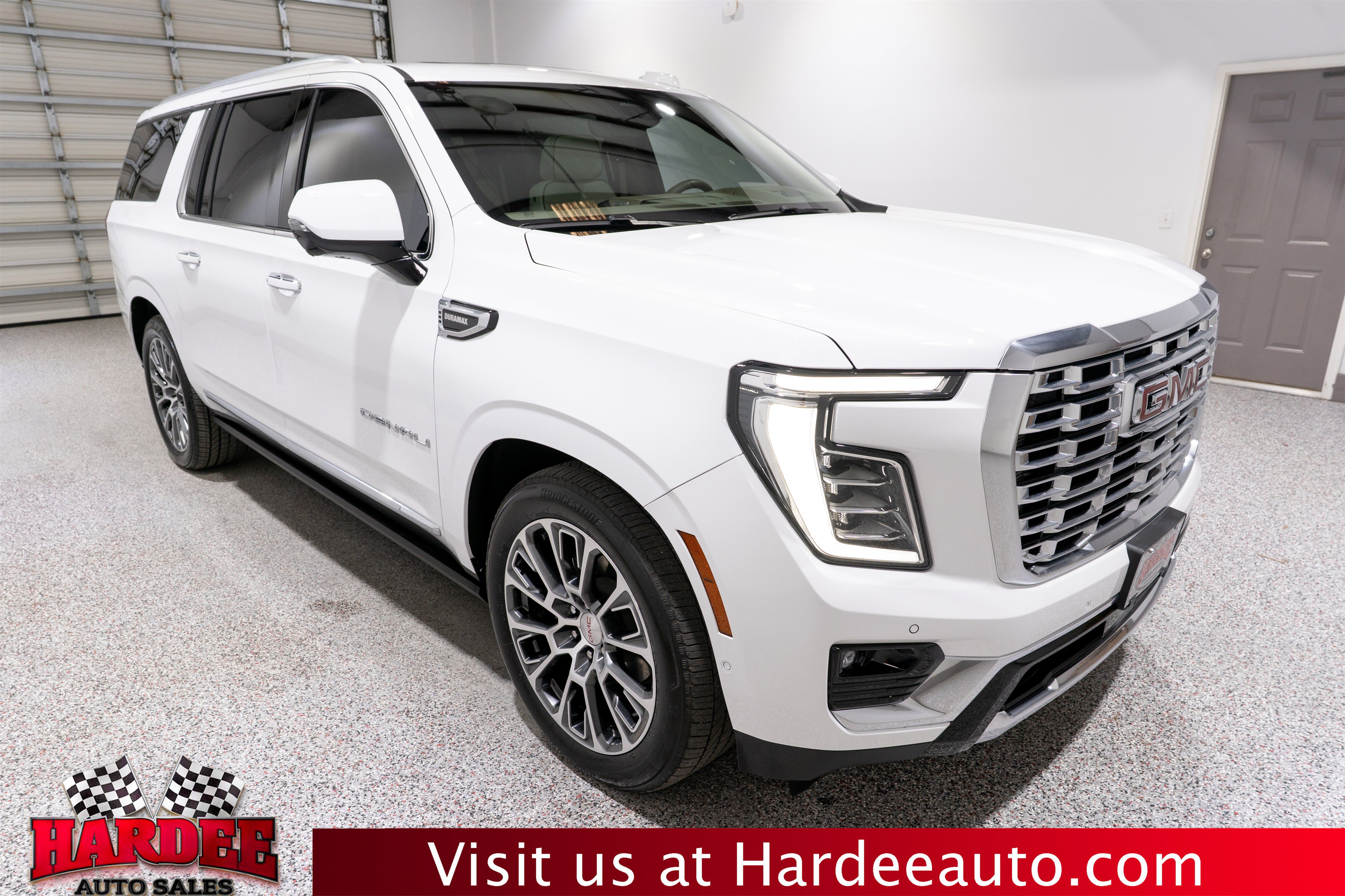 Used 2025 GMC Yukon XL Denali w/ Denali Reserve Package AWD/4WD image 6