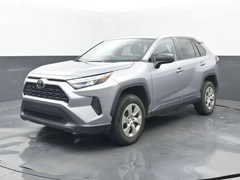 Used 2023 Toyota RAV4 LE FWD image 8