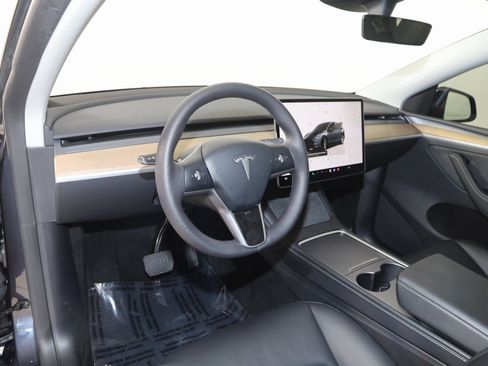 Used 2024 Tesla Model Y Long Range image 26