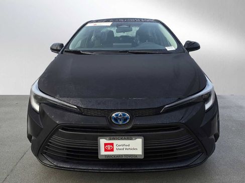 Used 2025 Toyota Corolla LE image 8