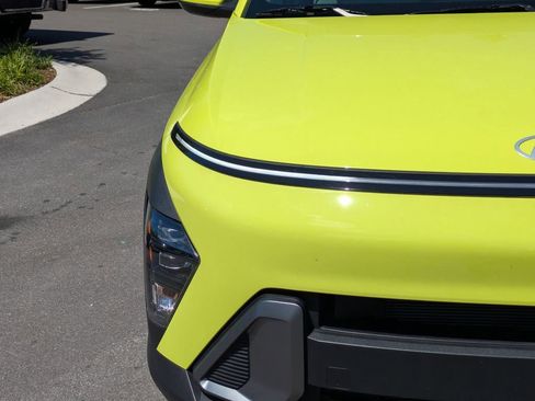 Certified 2025 Hyundai Kona SE FWD image 10