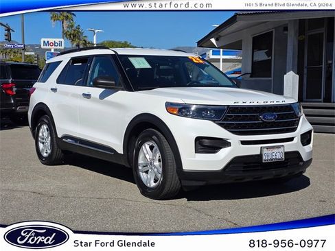 Used 2023 Ford Explorer XLT image 1