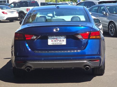 Used 2021 Nissan Altima 2.5 SR w/ SR Premium Package FWD image 5