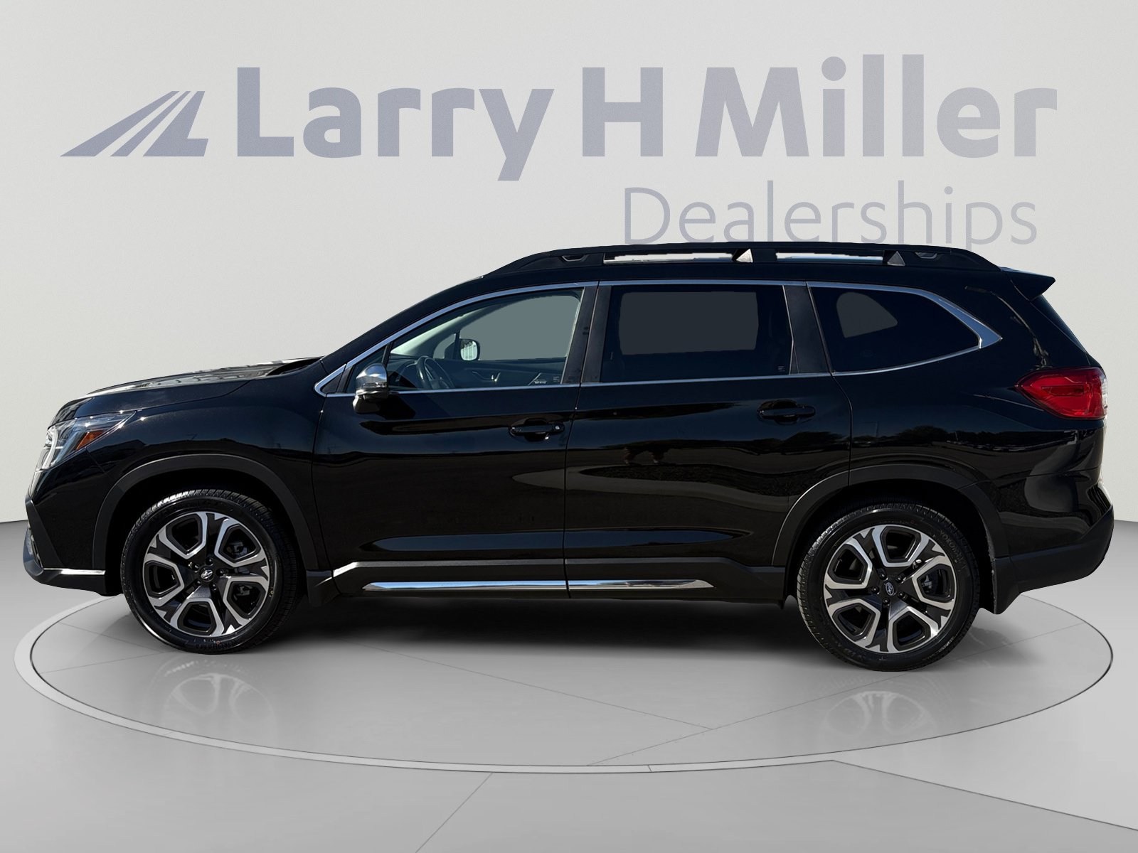 Certified 2023 Subaru Ascent Limited w/ Technology Package AWD/4WD image 2