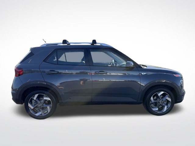 Used 2025 Hyundai Venue SEL FWD image 39