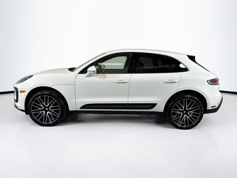 Used 2025 Porsche Macan image 2