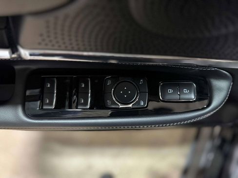 Certified 2023 Lincoln Corsair FWD w/ Rear Removable Package Tray image 8