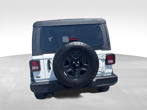 Used 2025 Jeep Wrangler Sport AWD/4WD image 9