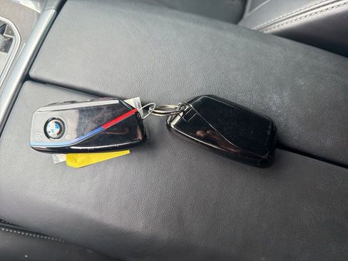 Used 2024 BMW X7 M60i w/ Executive Package image 16