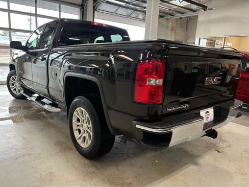 Used 2018 GMC Sierra 1500 SLE w/ SLE Value Package AWD/4WD image 4