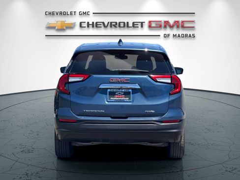 Used 2024 GMC Terrain SLE AWD/4WD image 4