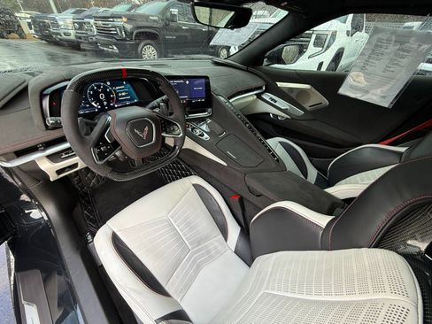 Used 2023 Chevrolet Corvette Stingray Premium Conv w/ Z51 Performance Package image 25