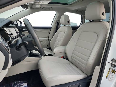 Used 2024 Volkswagen Jetta SE image 17