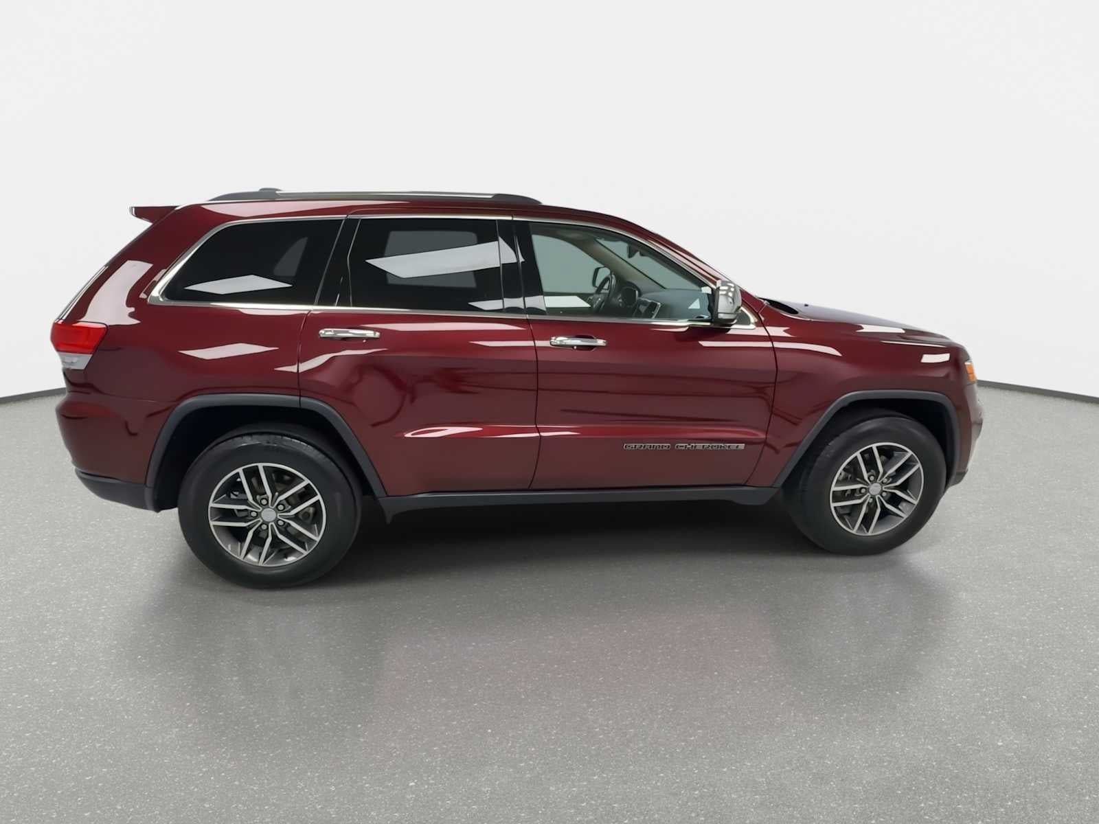 Used 2018 Jeep Grand Cherokee Limited AWD/4WD image 9