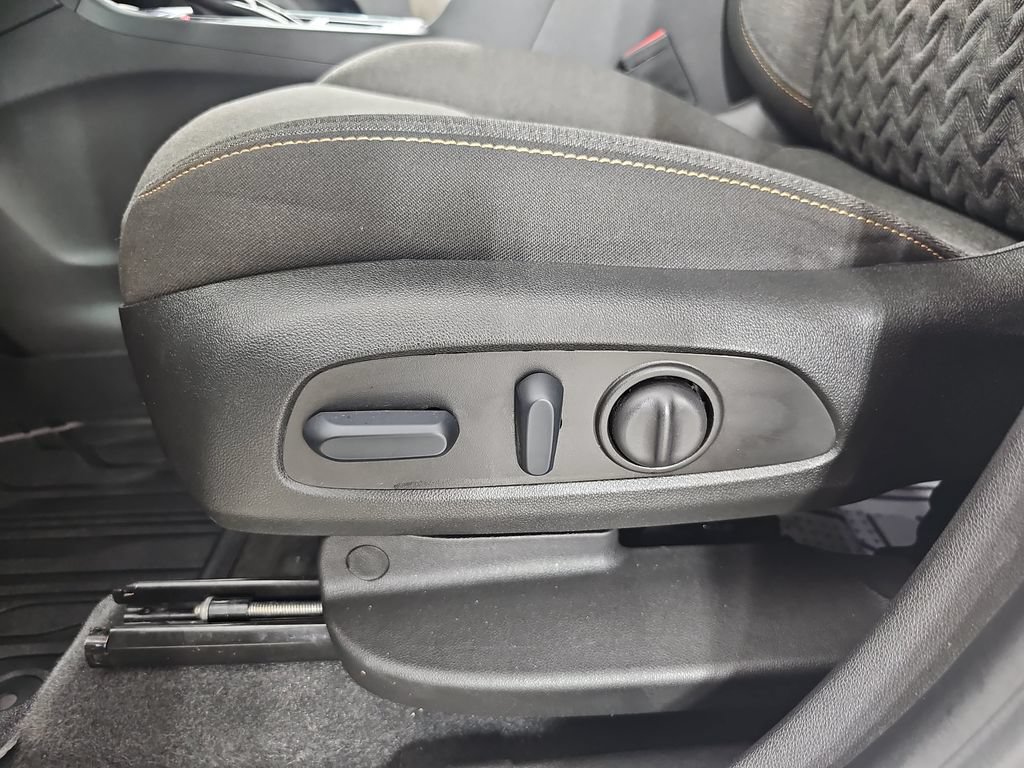 Certified 2024 Chevrolet Equinox LT w/ LPO, Floor Liner Package FWD image 34