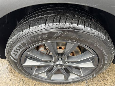 Used 2018 Ford Explorer XLT w/ Equipment Group 202A image 20