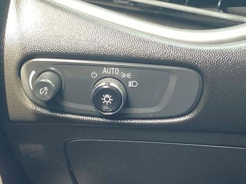 Used 2023 Chevrolet Malibu LT FWD image 13