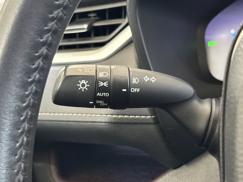 Used 2023 Toyota RAV4 Limited AWD/4WD image 33