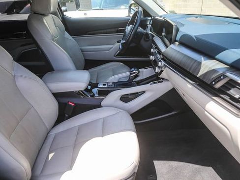Certified 2023 Kia Telluride EX w/ EX Captain's Chair Package FWD image 18