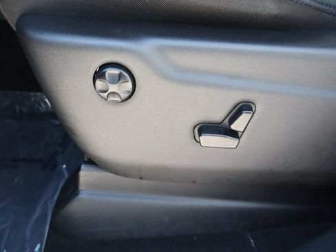 Used 2024 Dodge Durango GT RWD image 13