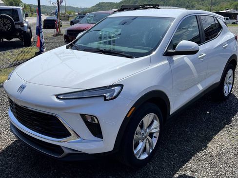 Used 2024 Buick Encore GX Preferred FWD image 1