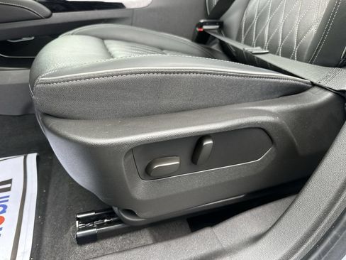 Used 2023 Buick Envision Avenir AWD/4WD image 5