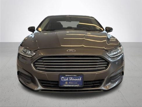 Used 2016 Ford Fusion SE FWD image 3