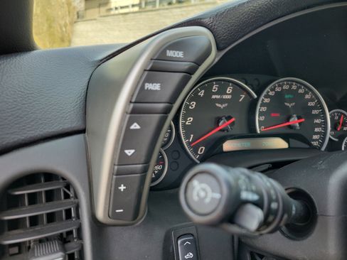 Used 2005 Chevrolet Corvette Convertible w/ Preferred Equipment Group image 12