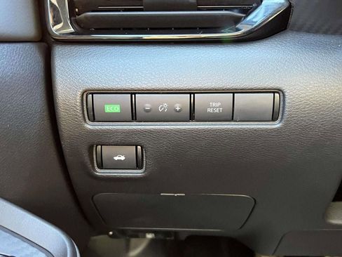 Certified 2022 Nissan Sentra SV image 24