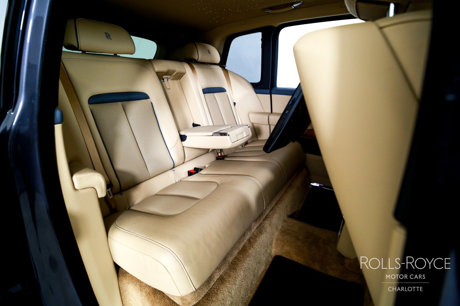 Certified 2020 Rolls-Royce Cullinan AWD/4WD image 30