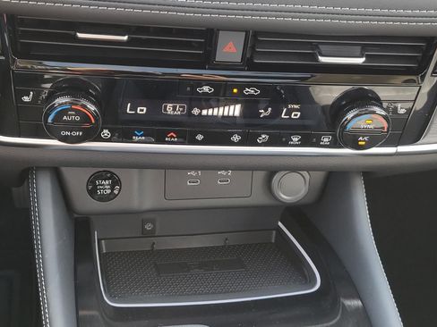 New 2026 Nissan Rogue Platinum w/ Tech Package AWD/4WD image 24