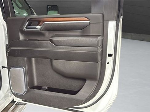 Used 2024 GMC Sierra 3500 Denali image 32
