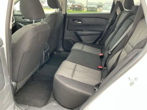 Used 2025 Nissan Rogue SV image 17